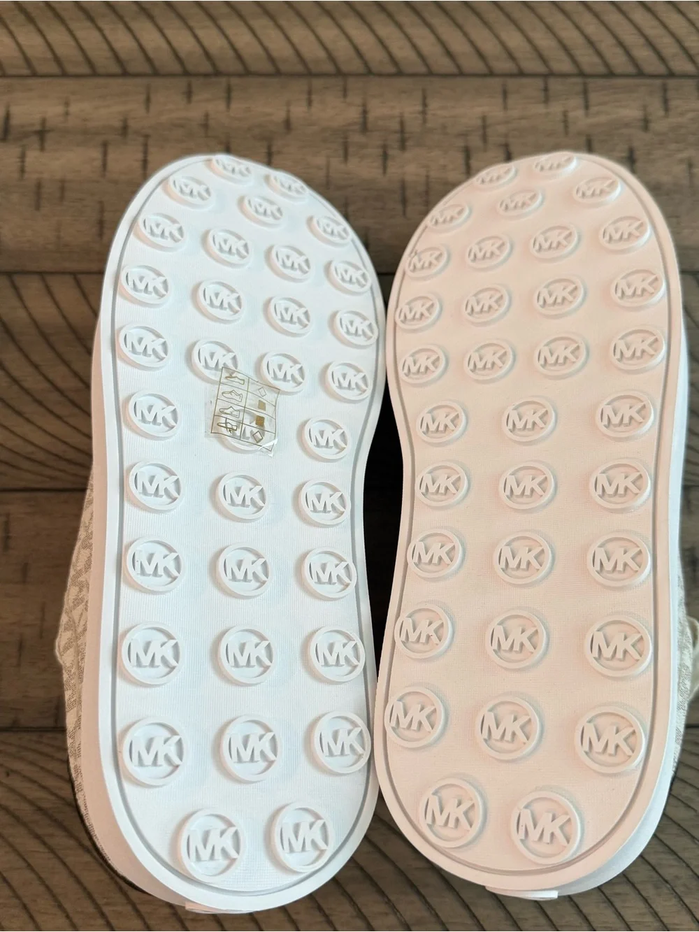 NWT Michael Kors Toney Platform Lace-Up Sneakers Women’s Size 8.5